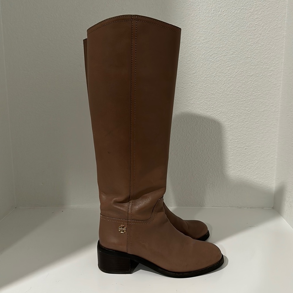 Tory Burch boots, tan Size 7, great condition